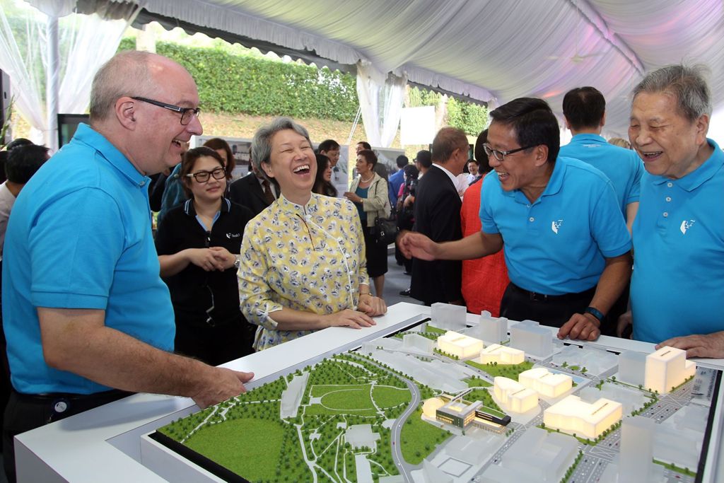 Miniature of SMU President Arnoud De Meyer, Chairman Ho Kwon Ping and Guest of Honour Madam Ho Ching at the Groundbreaking Ceremony of the new School of Law Building