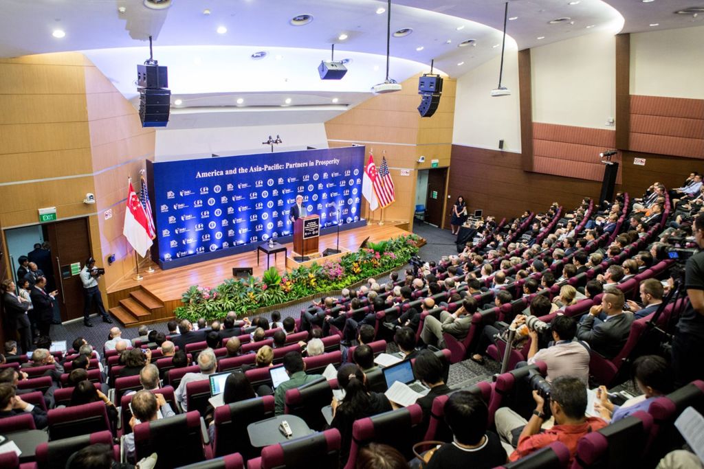 Miniature of The audience at the America and the Asia Pacific Partners in Prosperity dialogue session held at SMU