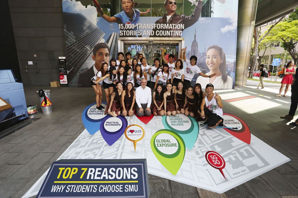 Miniature of SMU students and President Arnoud De Meyer at the 2015 Open House