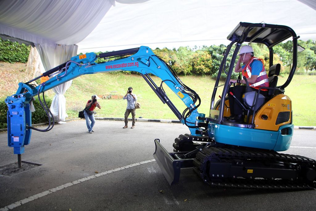 Miniature of Groundbreaking ceremony for Singapore Management University's new law school building