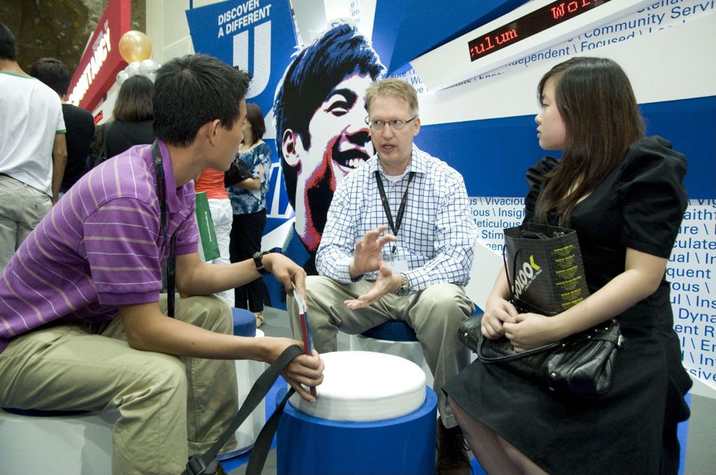 Miniature of SMU Open House 6 March 2010 where prospective students could find out more about SMU