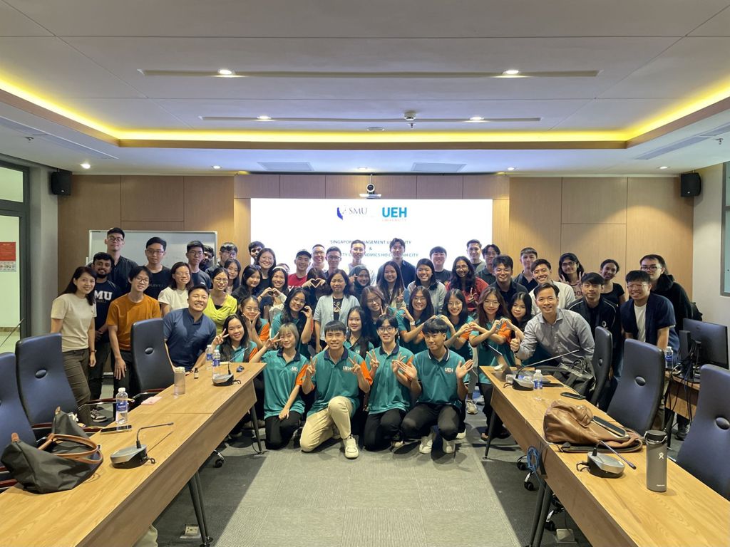 Miniature of Students in the inaugural run of SMU Asia Global Exposure programme at University of Economics, Ho Chi Minh City