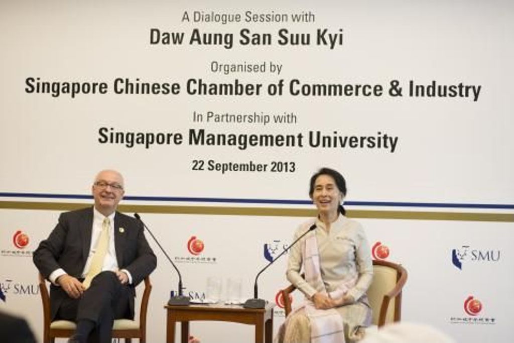 Miniature of SMU President Arnoud De Meyer and Daw Aung San Suu Kyi at the 2013 Ho Rih Hwa Lecture Series